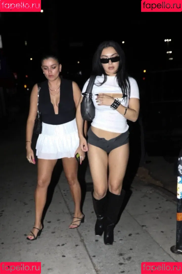 Charli XCX / charli_xcx / charlignarly Onlyfans Photo Gallery 