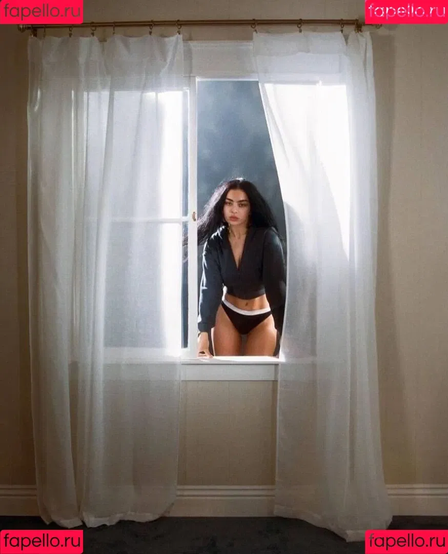 Charli XCX / charli_xcx / charlignarly Onlyfans Photo Gallery 