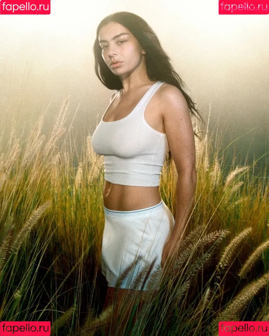 Charli XCX / charli_xcx / charlignarly Onlyfans Photo Gallery 