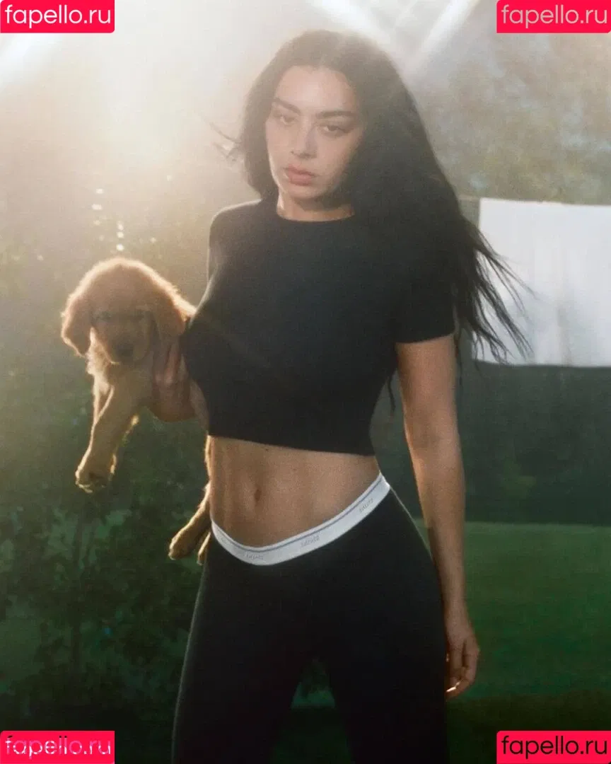 Charli XCX / charli_xcx / charlignarly Onlyfans Photo Gallery 