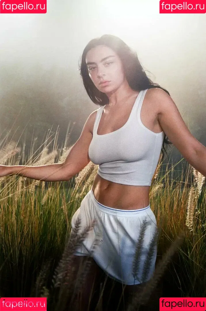 Charli XCX / charli_xcx / charlignarly Onlyfans Photo Gallery 