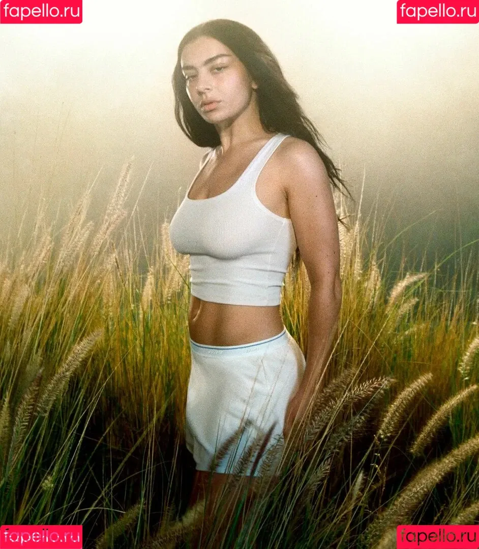 Charli XCX / charli_xcx / charlignarly Onlyfans Photo Gallery 
