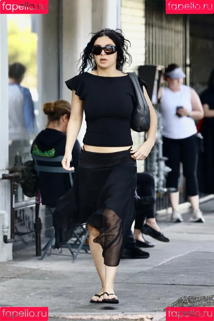 Charli XCX / charli_xcx / charlignarly Onlyfans Photo Gallery 