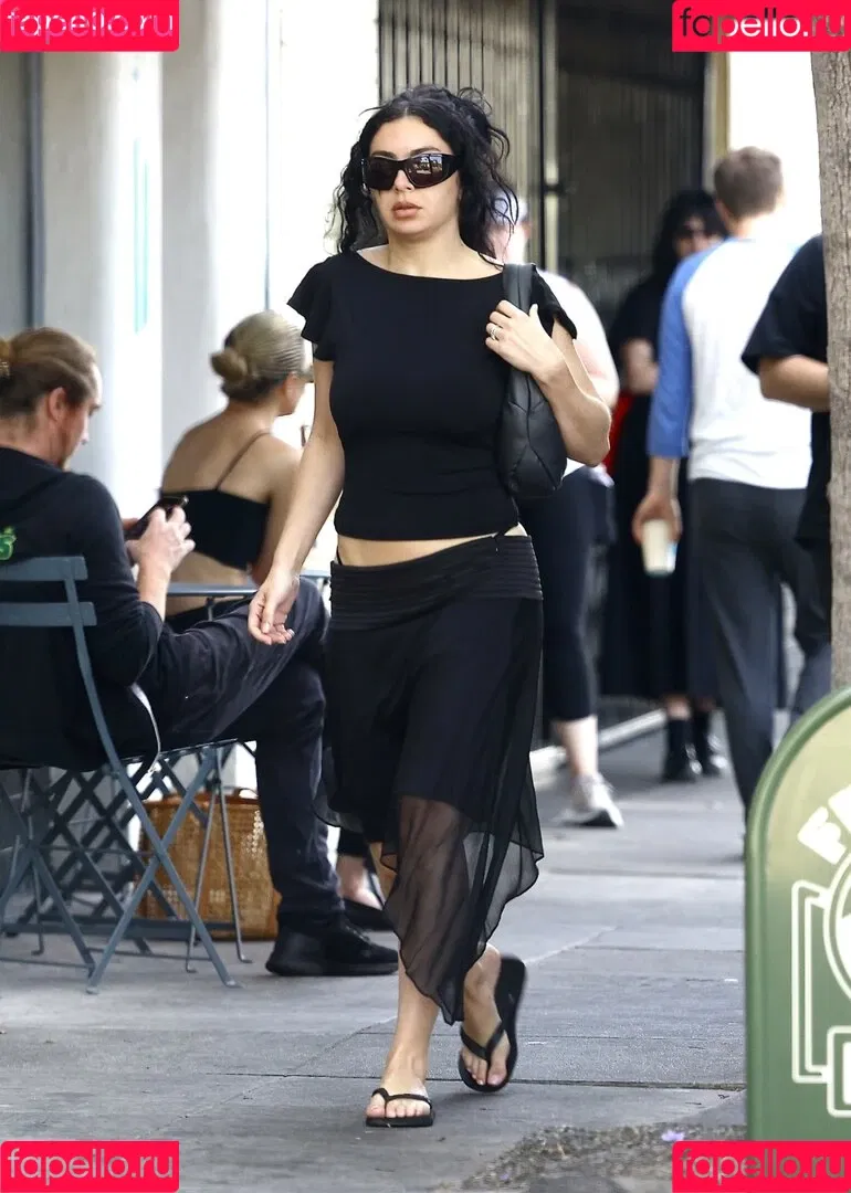 Charli XCX / charli_xcx / charlignarly Onlyfans Photo Gallery 