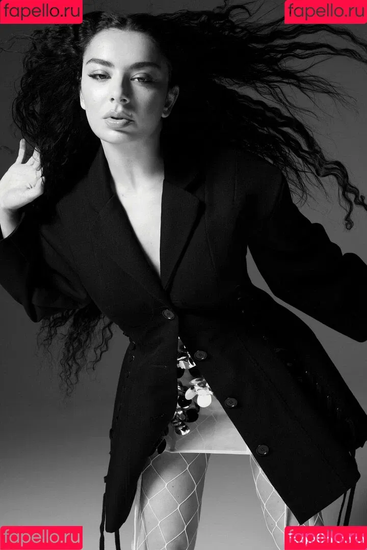 Charli XCX / charli_xcx / charlignarly Onlyfans Photo Gallery 