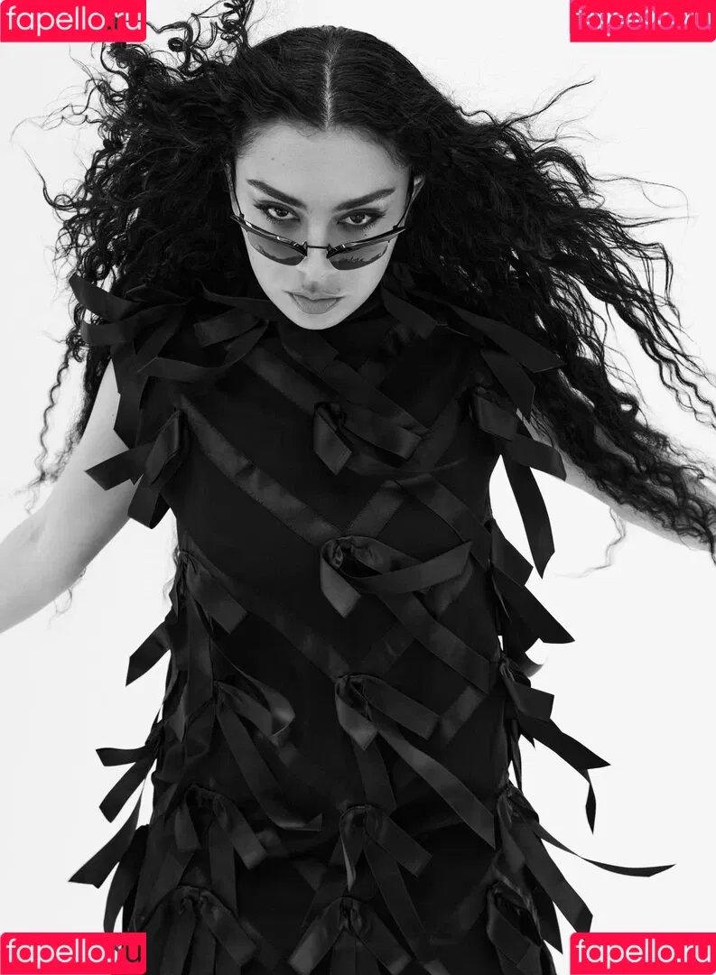 Charli XCX / charli_xcx / charlignarly Onlyfans Photo Gallery 
