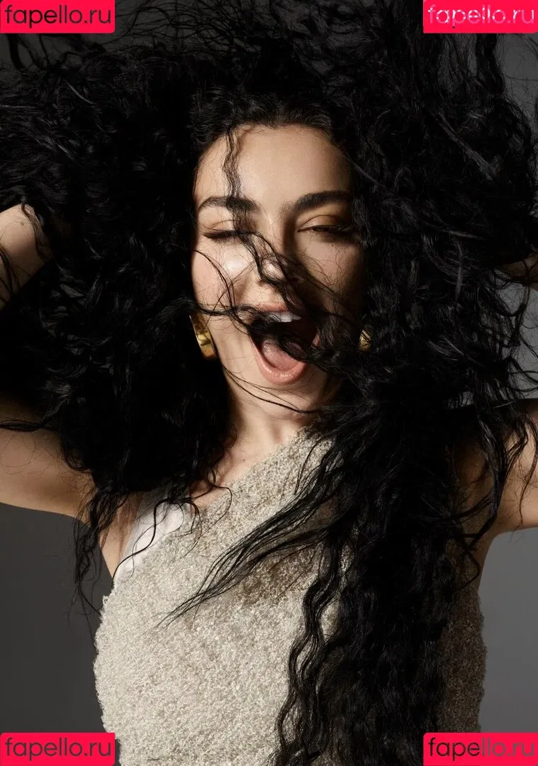 Charli XCX / charli_xcx / charlignarly Onlyfans Photo Gallery 