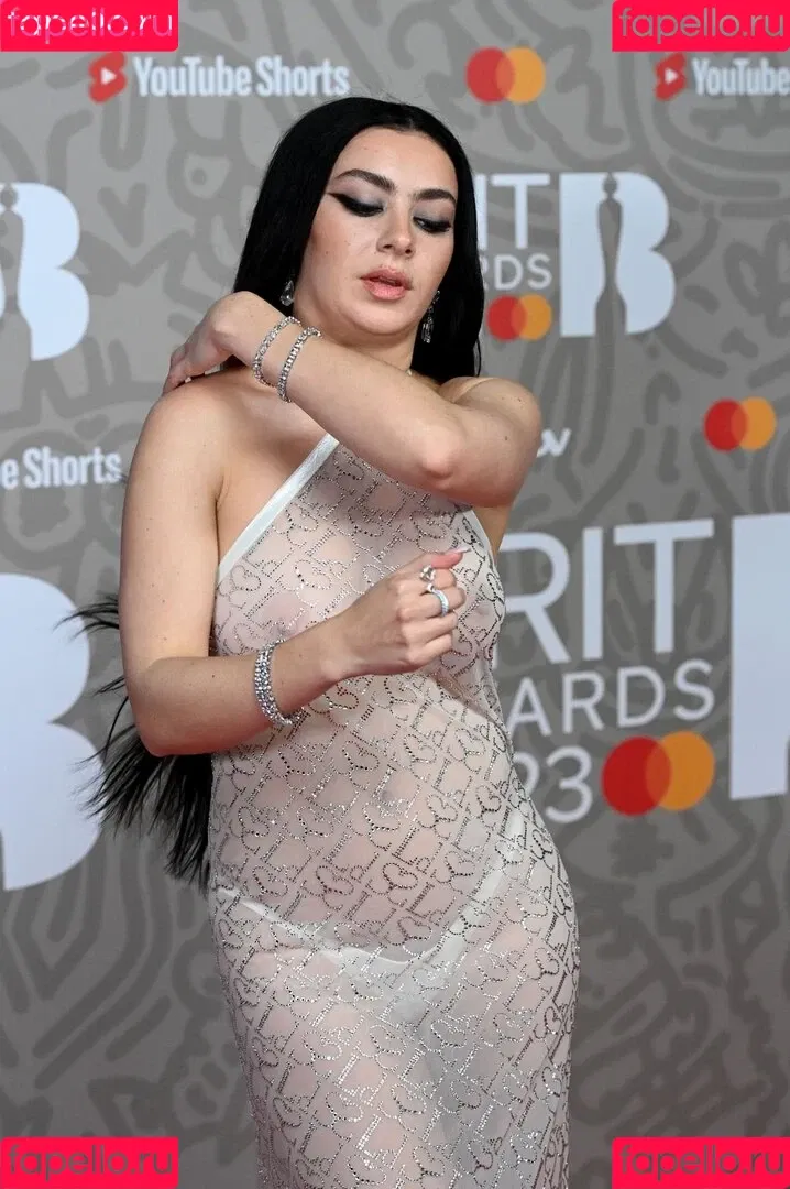 Charli XCX / charli_xcx / charlignarly Onlyfans Photo Gallery 