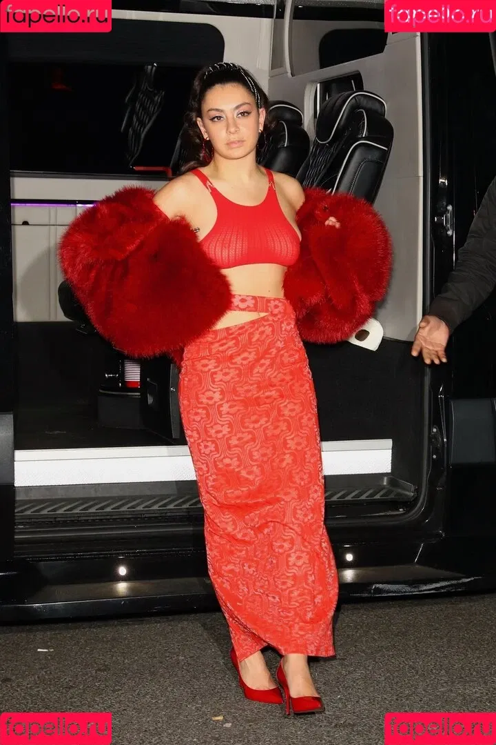 Charli XCX / charli_xcx / charlignarly Onlyfans Photo Gallery 
