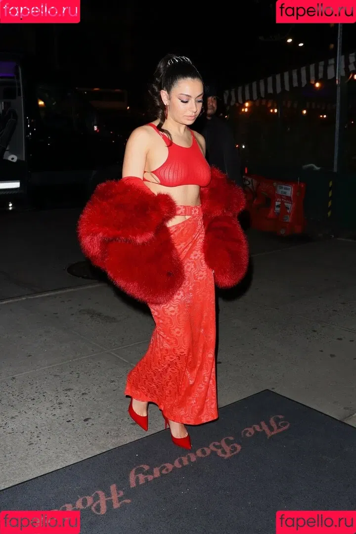 Charli XCX / charli_xcx / charlignarly Onlyfans Photo Gallery 