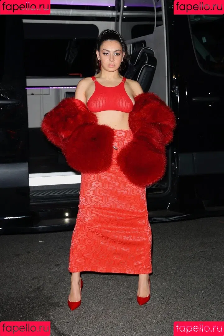 Charli XCX / charli_xcx / charlignarly Onlyfans Photo Gallery 