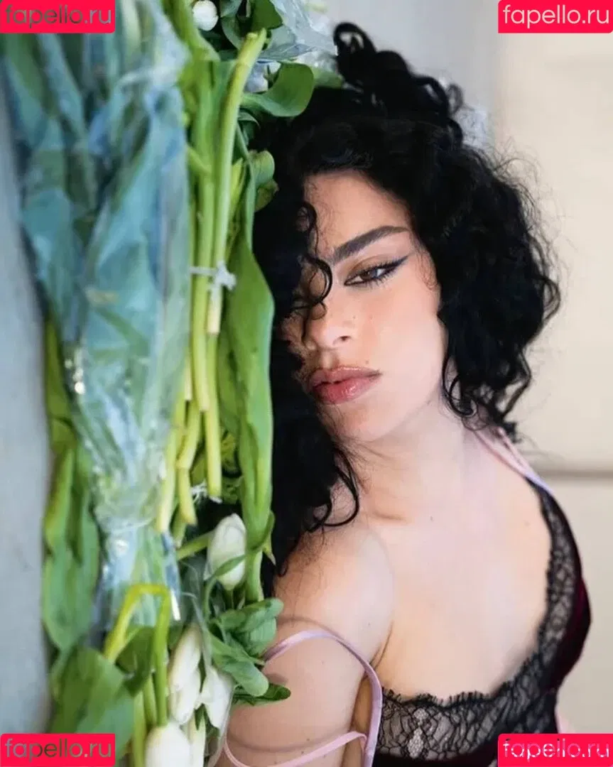 Charli XCX / charli_xcx / charlignarly Onlyfans Photo Gallery 