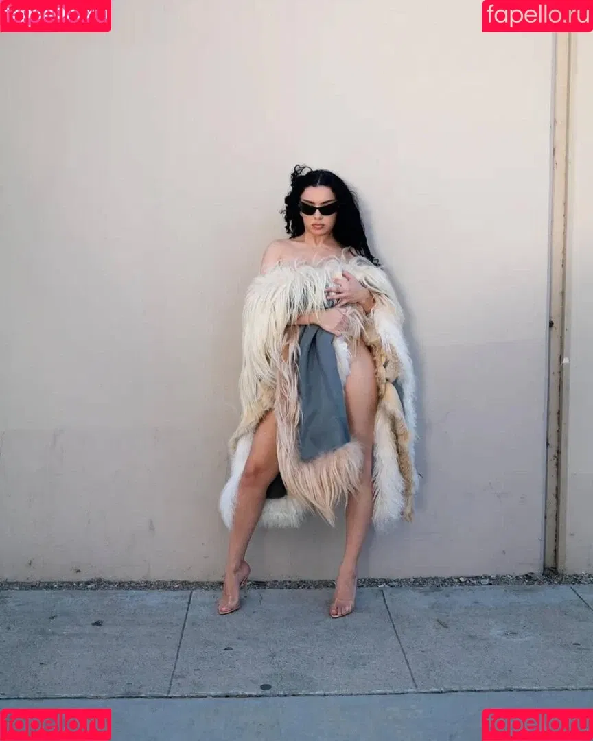 Charli XCX / charli_xcx / charlignarly Onlyfans Photo Gallery 