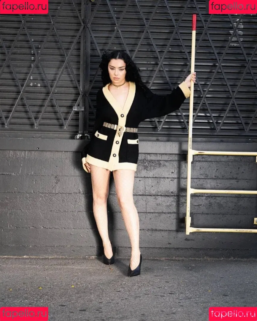 Charli XCX / charli_xcx / charlignarly Onlyfans Photo Gallery 