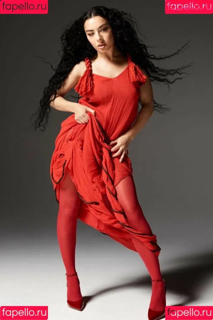 Charli XCX / charli_xcx / charlignarly Onlyfans Photo Gallery 