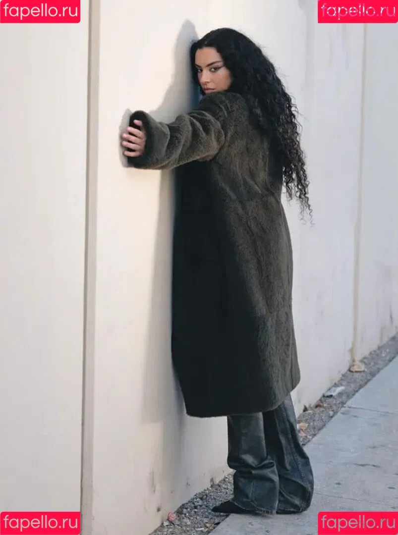 Charli XCX / charli_xcx / charlignarly Onlyfans Photo Gallery 