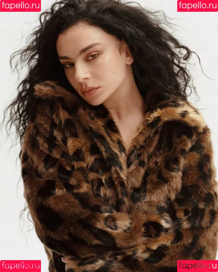 Charli XCX / charli_xcx / charlignarly Onlyfans Photo Gallery 