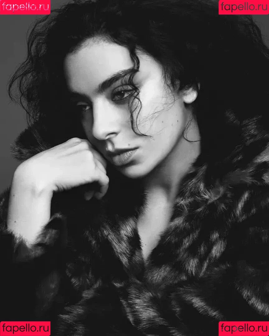 Charli XCX / charli_xcx / charlignarly Onlyfans Photo Gallery 
