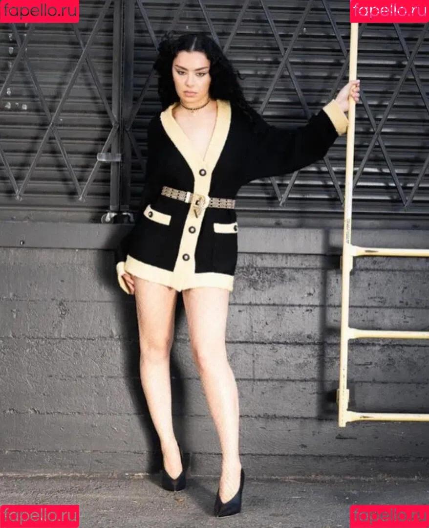 Charli XCX / charli_xcx / charlignarly Onlyfans Photo Gallery 