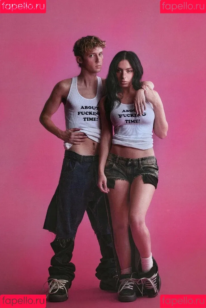 Charli XCX / charli_xcx / charlignarly Onlyfans Photo Gallery 