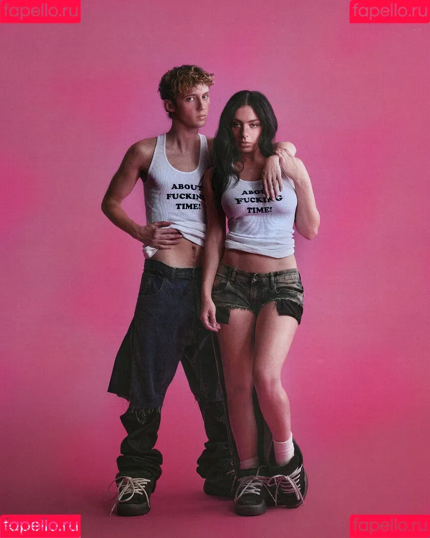 Charli XCX / charli_xcx / charlignarly Onlyfans Photo Gallery 