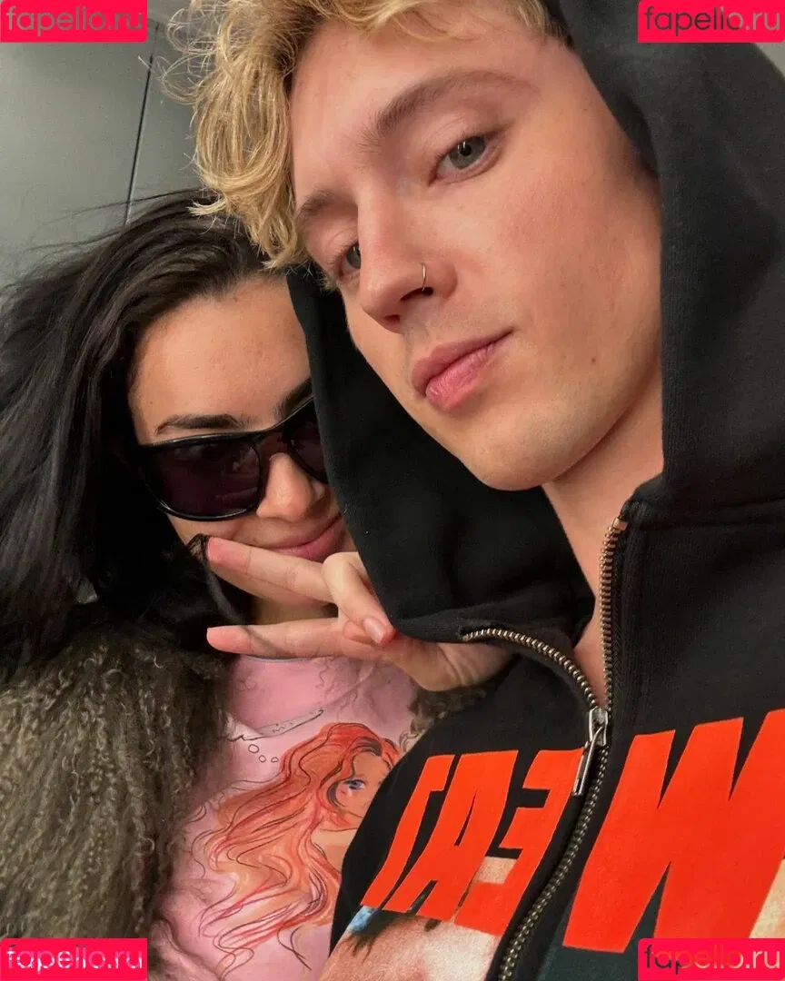 Charli XCX / charli_xcx / charlignarly Onlyfans Photo Gallery 