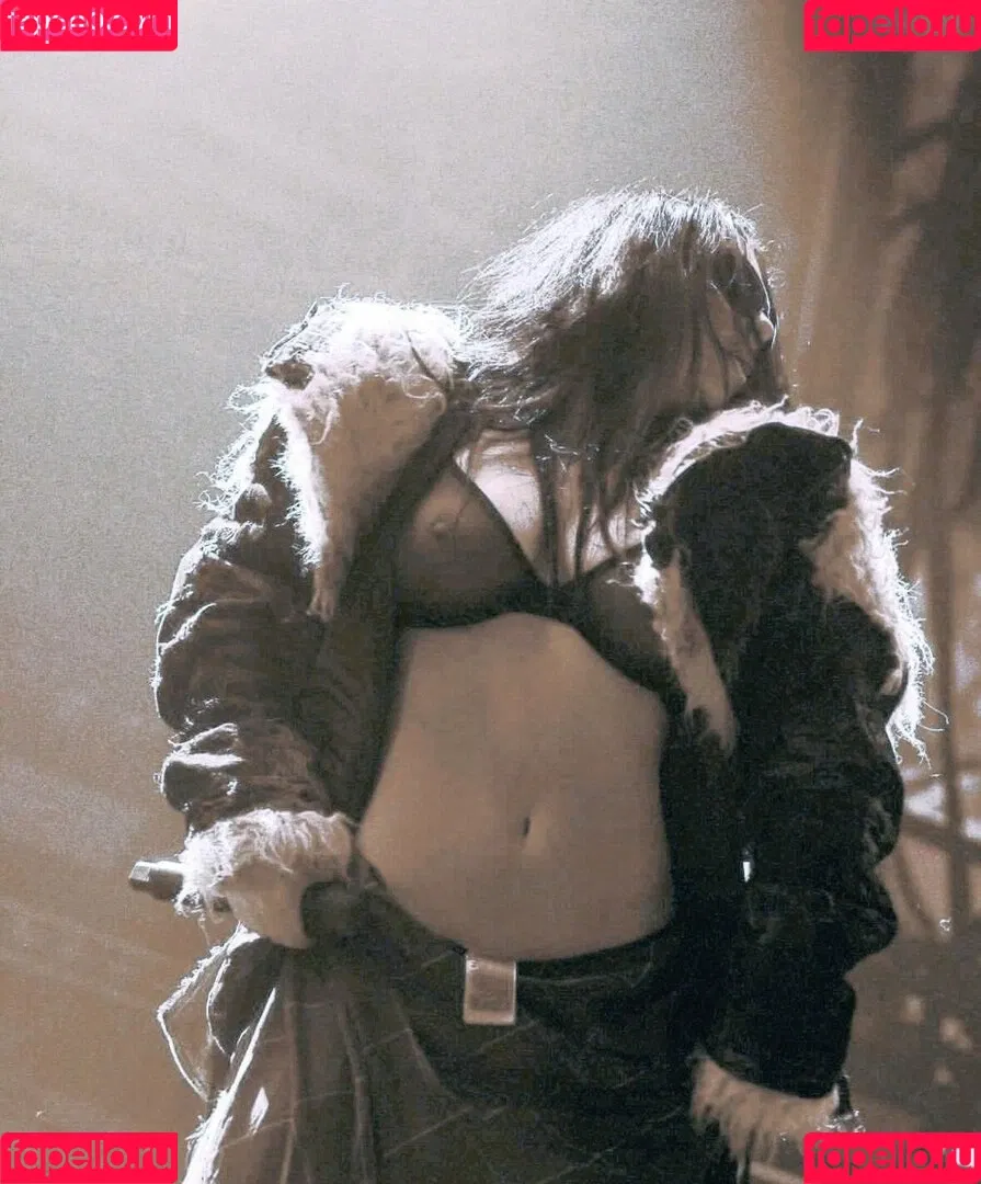 Charli XCX / charli_xcx / charlignarly Onlyfans Photo Gallery 