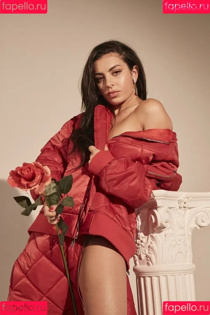 Charli XCX / charli_xcx / charlignarly Onlyfans Photo Gallery 