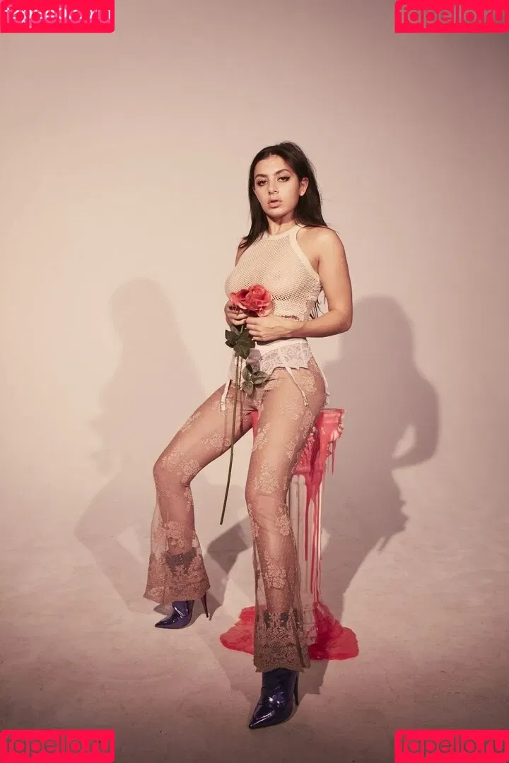 Charli XCX / charli_xcx / charlignarly Onlyfans Photo Gallery 