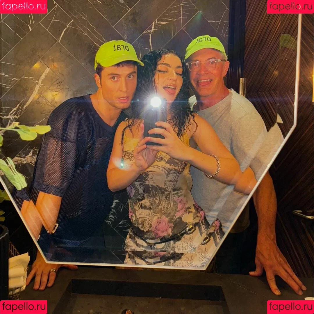 Charli XCX / charli_xcx / charlignarly Onlyfans Photo Gallery 