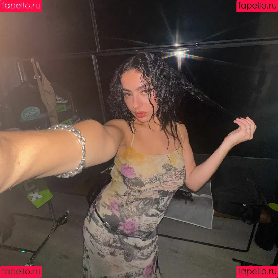 Charli XCX / charli_xcx / charlignarly Onlyfans Photo Gallery 