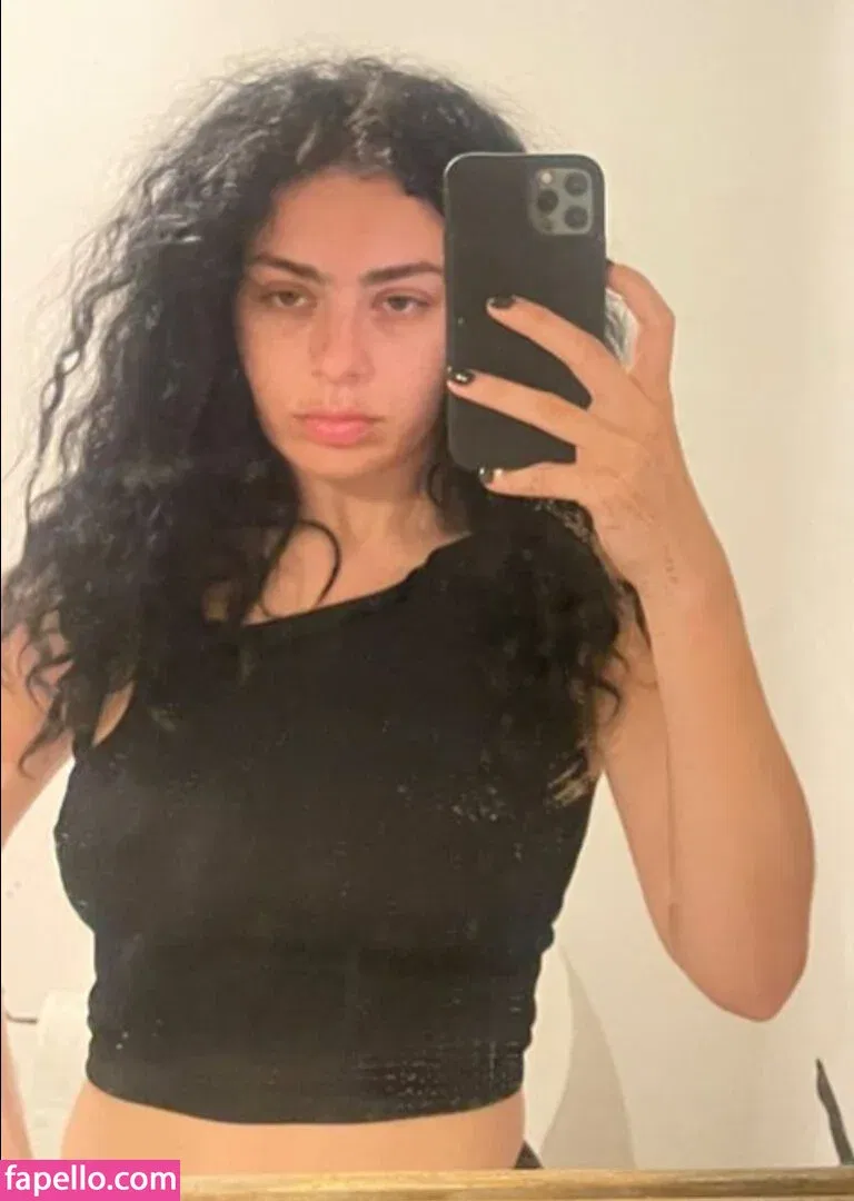 Charli XCX / charli_xcx / charlignarly Onlyfans Photo Gallery 