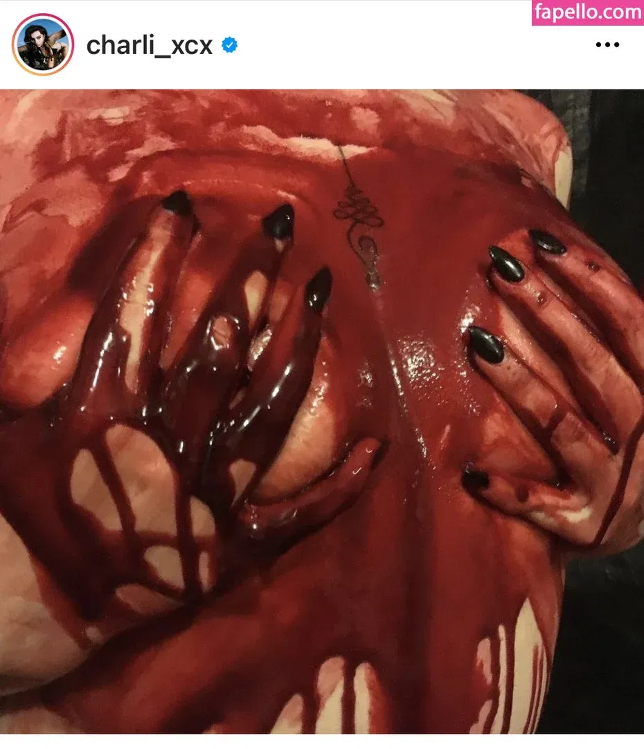 Charli XCX / charli_xcx / charlignarly Onlyfans Photo Gallery 