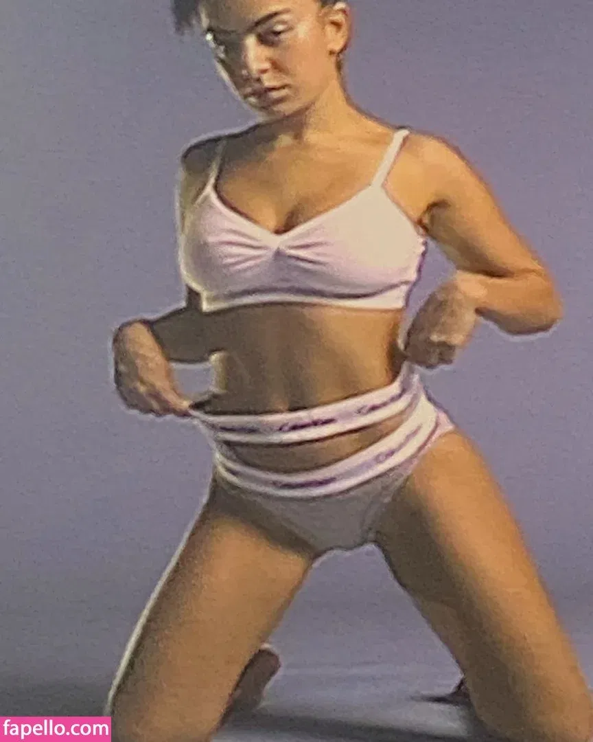 Charli XCX / charli_xcx / charlignarly Onlyfans Photo Gallery 