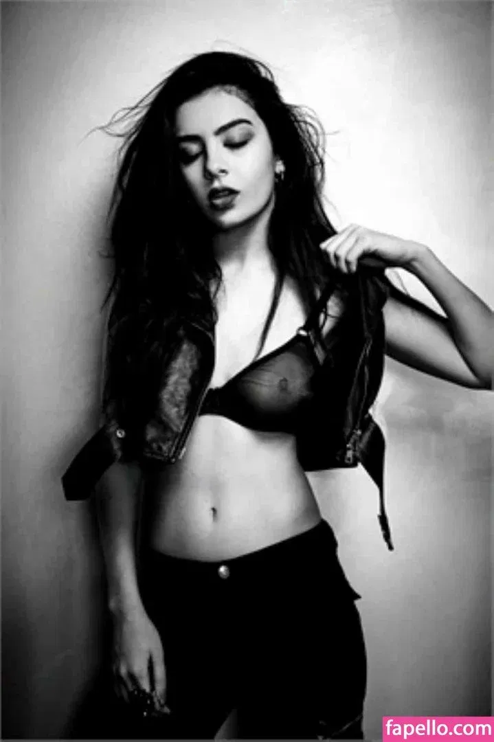 Charli XCX / charli_xcx / charlignarly Onlyfans Photo Gallery 