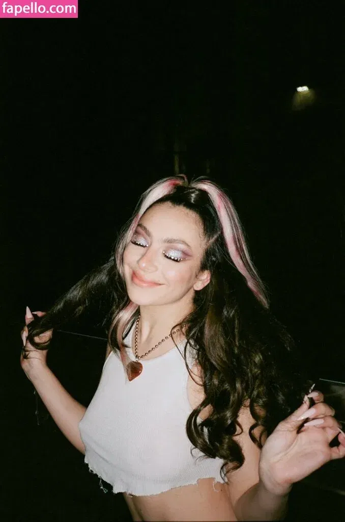 Charli XCX / charli_xcx / charlignarly Onlyfans Photo Gallery 
