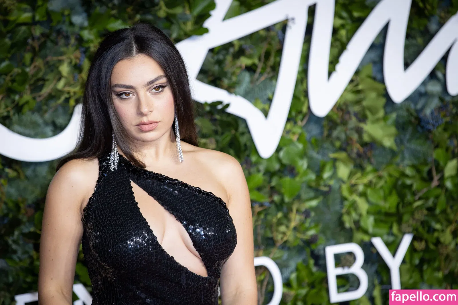 Charli XCX / charli_xcx / charlignarly Onlyfans Photo Gallery 