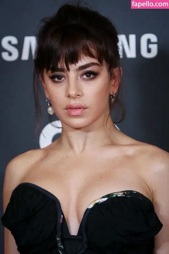 Charli XCX / charli_xcx / charlignarly Onlyfans Photo Gallery 