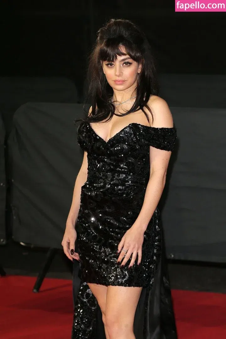 Charli XCX / charli_xcx / charlignarly Onlyfans Photo Gallery 