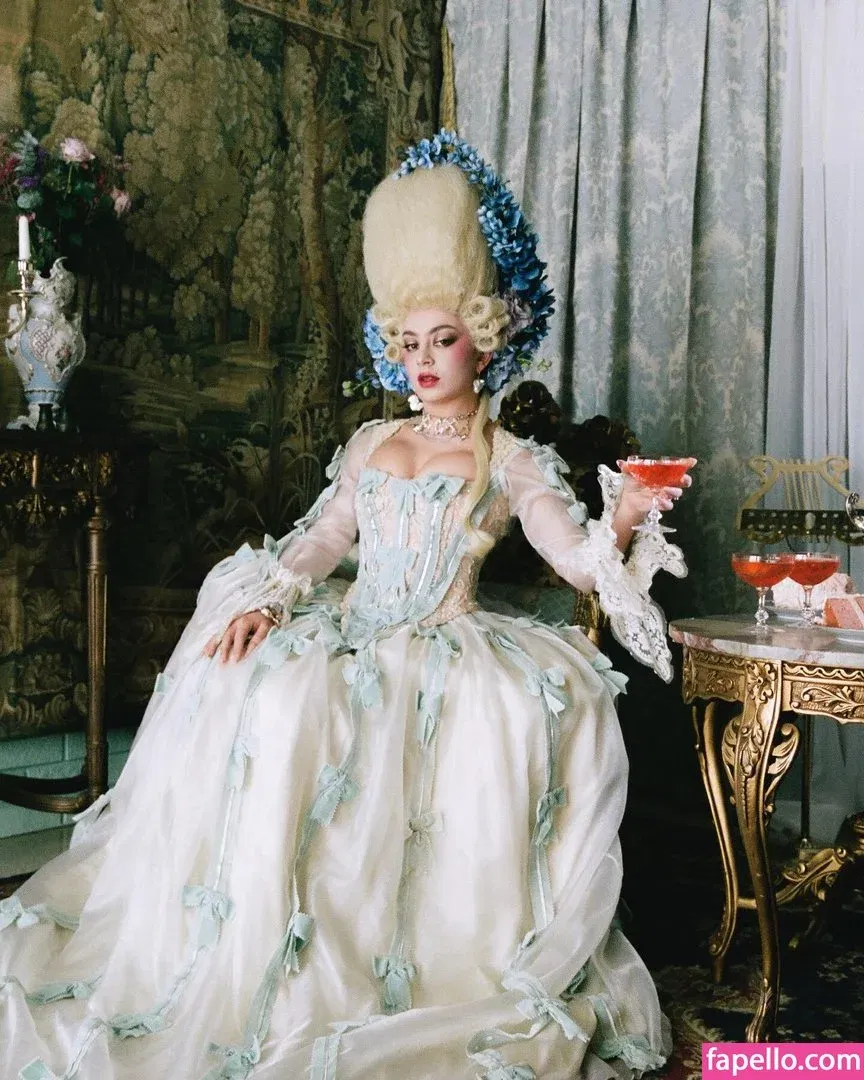 Charli XCX / charli_xcx / charlignarly Onlyfans Photo Gallery 