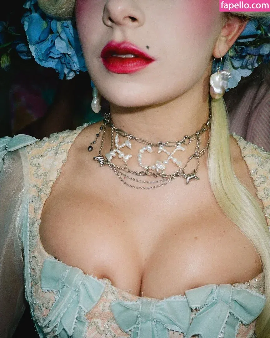 Charli XCX / charli_xcx / charlignarly Onlyfans Photo Gallery 