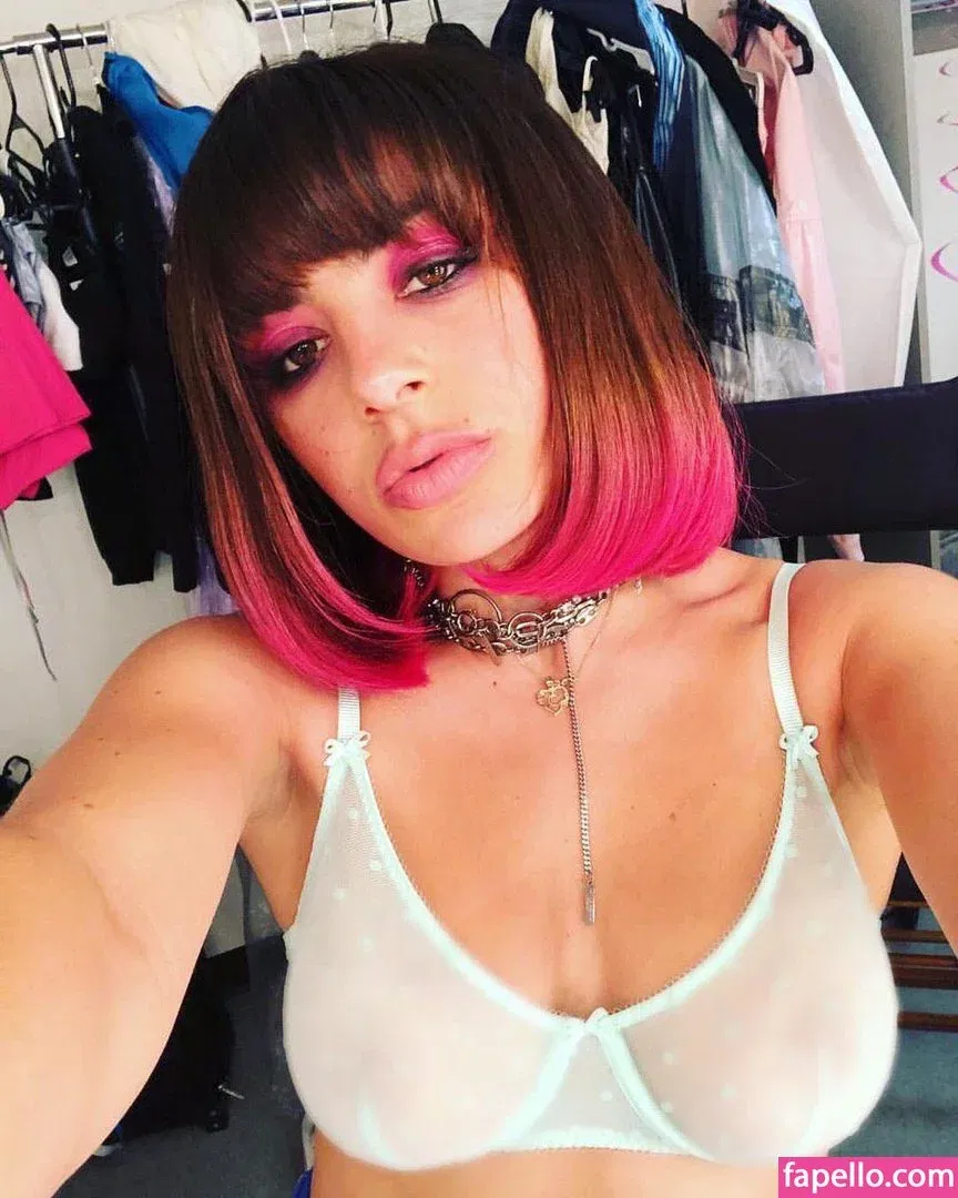 Charli XCX / charli_xcx / charlignarly Onlyfans Photo Gallery 