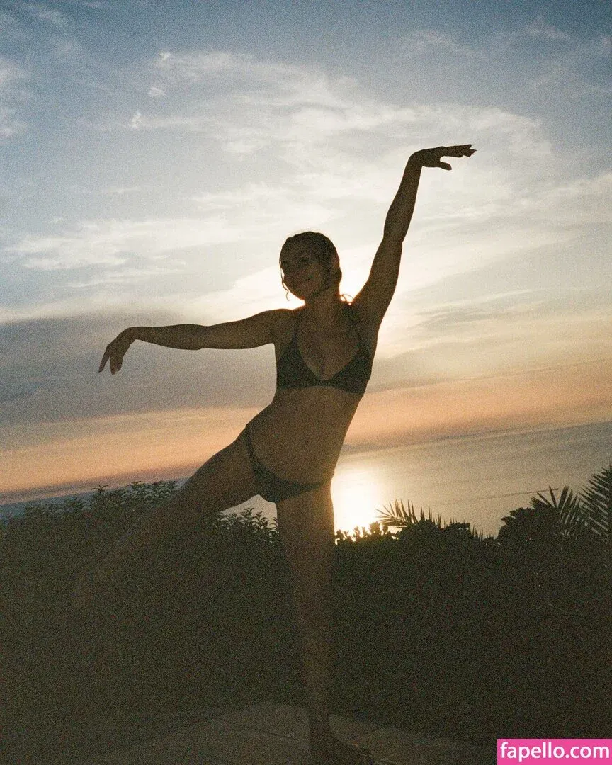 Charli XCX / charli_xcx / charlignarly Onlyfans Photo Gallery 