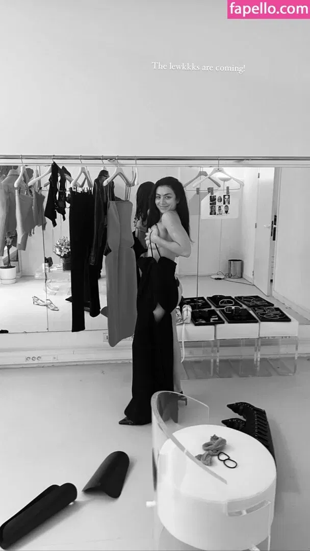 Charli XCX / charli_xcx / charlignarly Onlyfans Photo Gallery 