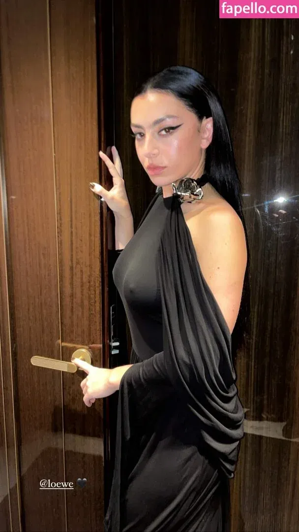 Charli XCX / charli_xcx / charlignarly Onlyfans Photo Gallery 