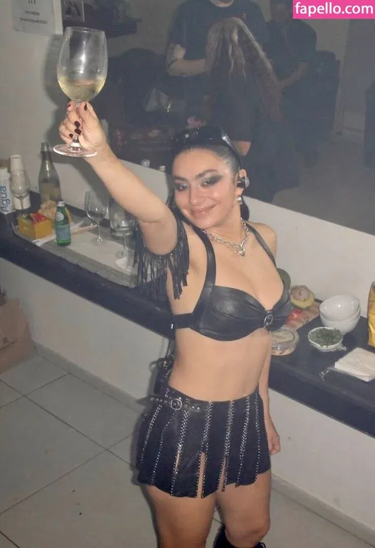 Charli XCX / charli_xcx / charlignarly Onlyfans Photo Gallery 