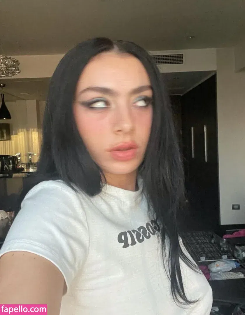 Charli XCX / charli_xcx / charlignarly Onlyfans Photo Gallery 