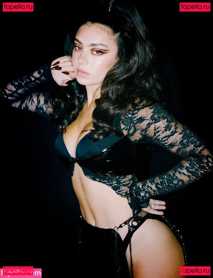 Charli XCX / charli_xcx / charlignarly Onlyfans Photo Gallery 