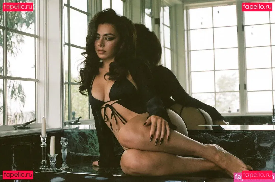 Charli XCX / charli_xcx / charlignarly Onlyfans Photo Gallery 