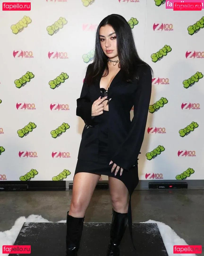 Charli XCX / charli_xcx / charlignarly Onlyfans Photo Gallery 